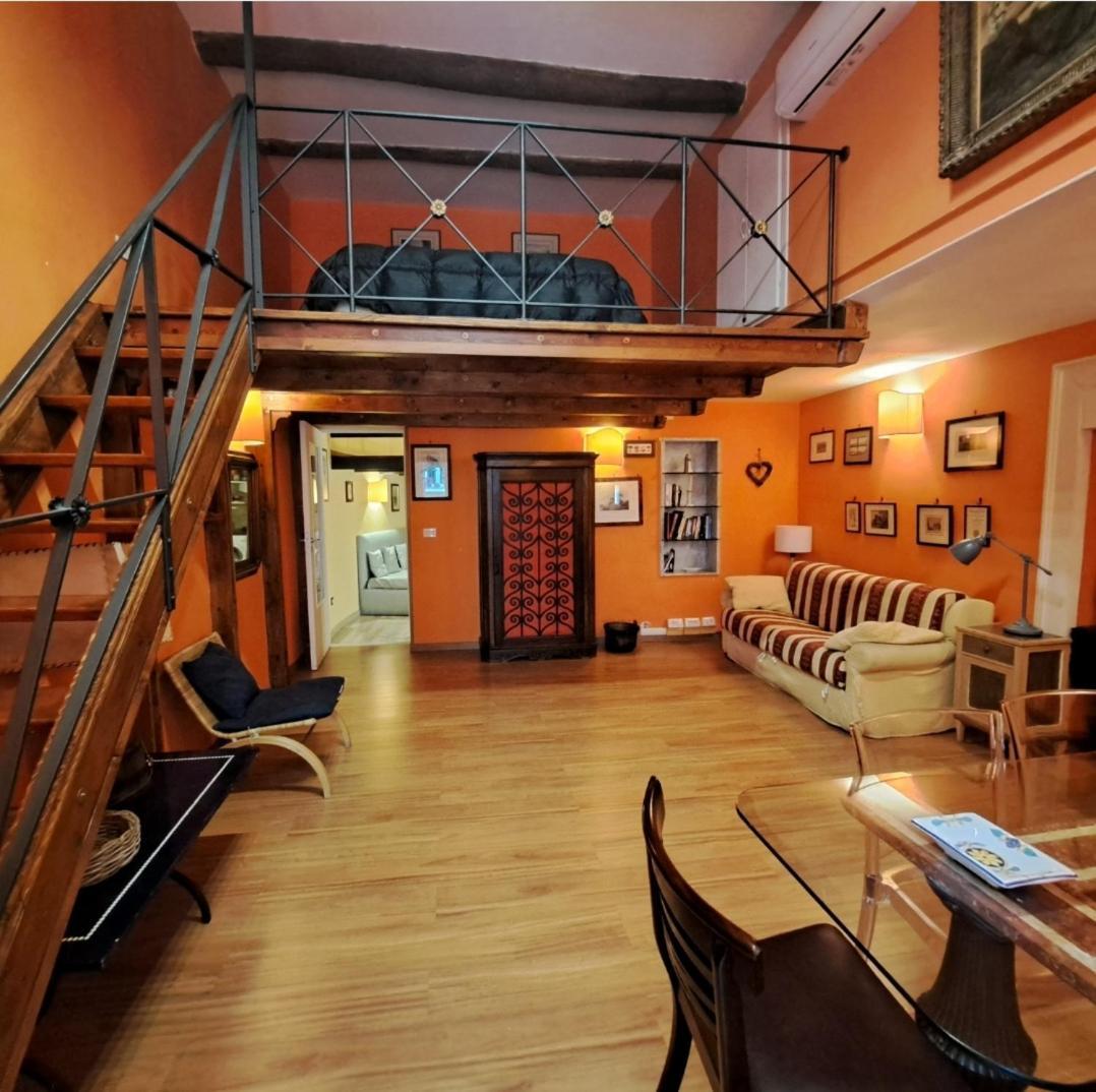 Guide Tour Apartments Неаполь Экстерьер фото