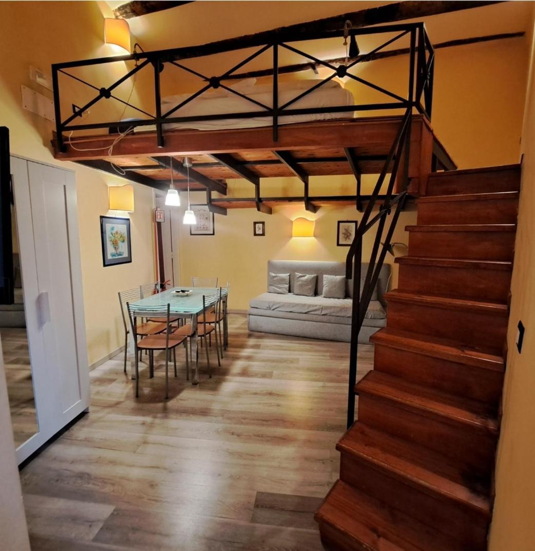 Guide Tour Apartments Неаполь Экстерьер фото