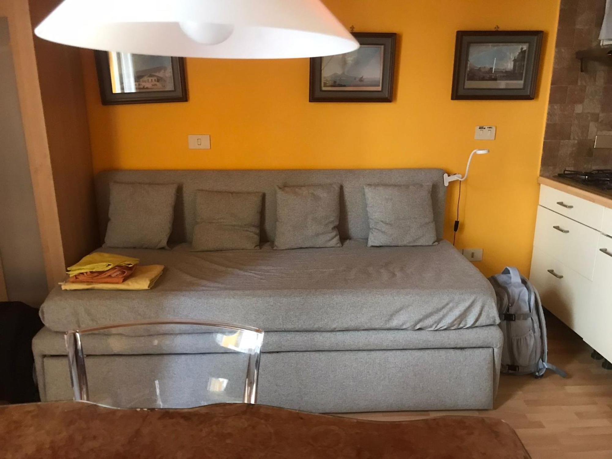 Guide Tour Apartments Неаполь Экстерьер фото