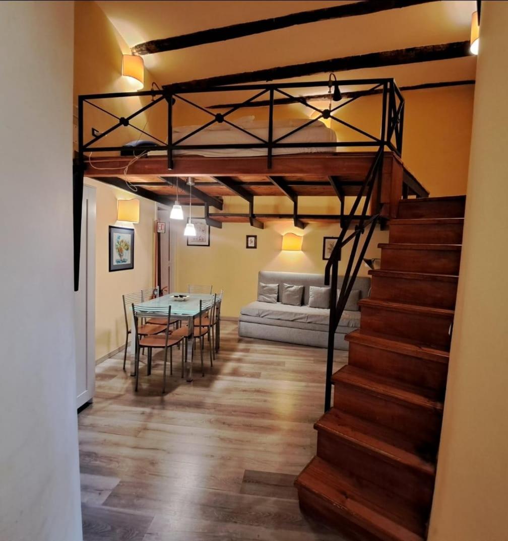 Guide Tour Apartments Неаполь Экстерьер фото