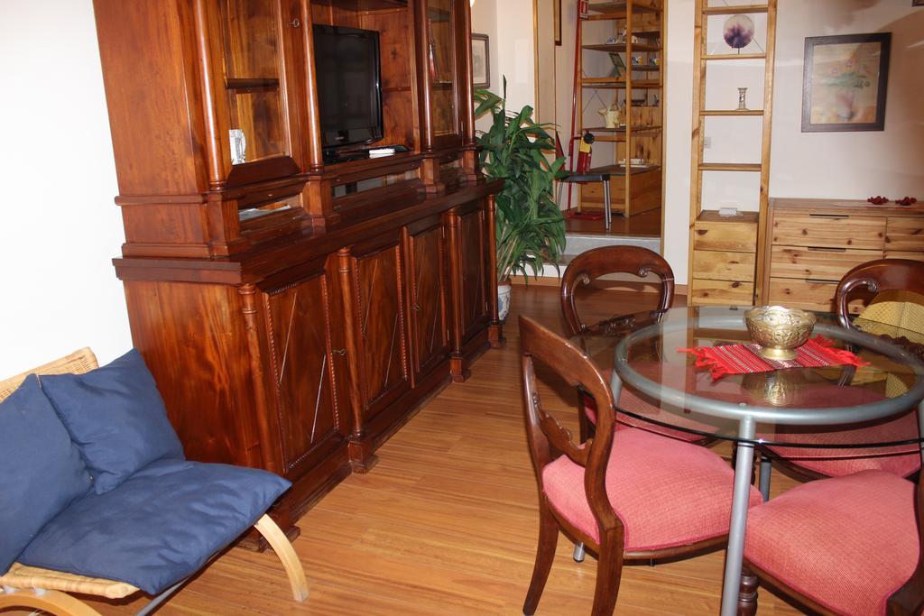 Guide Tour Apartments Неаполь Экстерьер фото