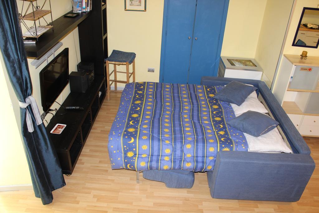 Guide Tour Apartments Неаполь Экстерьер фото