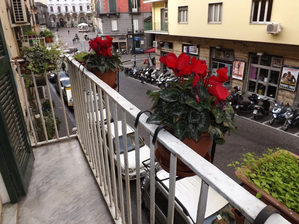 Guide Tour Apartments Неаполь Экстерьер фото