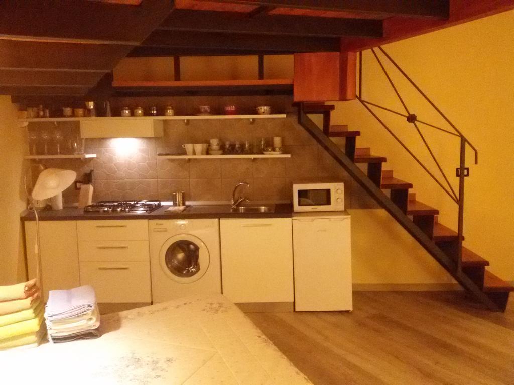 Guide Tour Apartments Неаполь Экстерьер фото